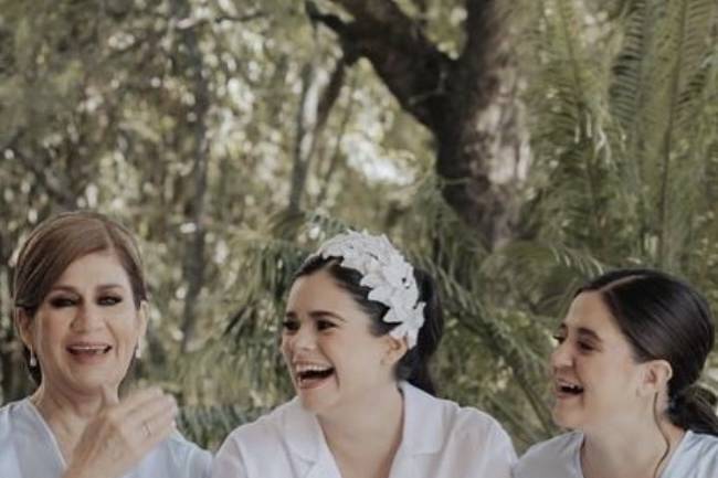 Novia e invitadas