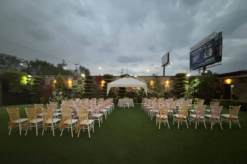 Ceremonia en el jardín