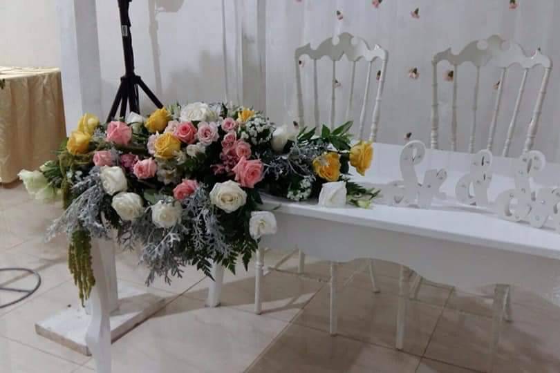 Medallón floral mesa de novios