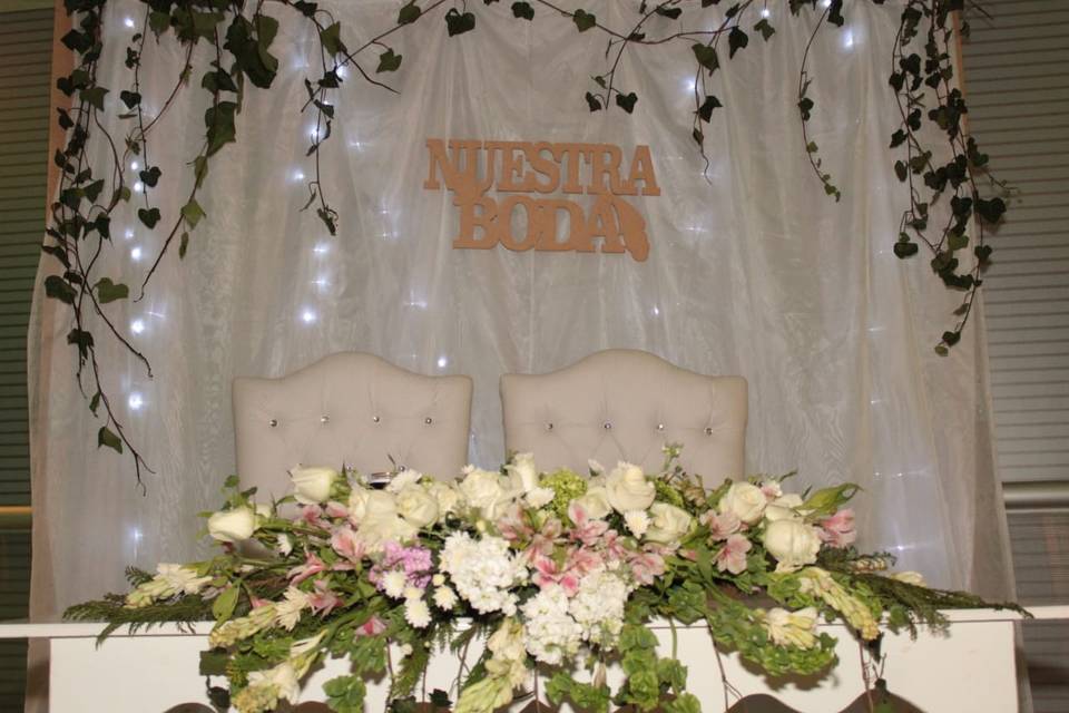 Medallón floral de mesa novios