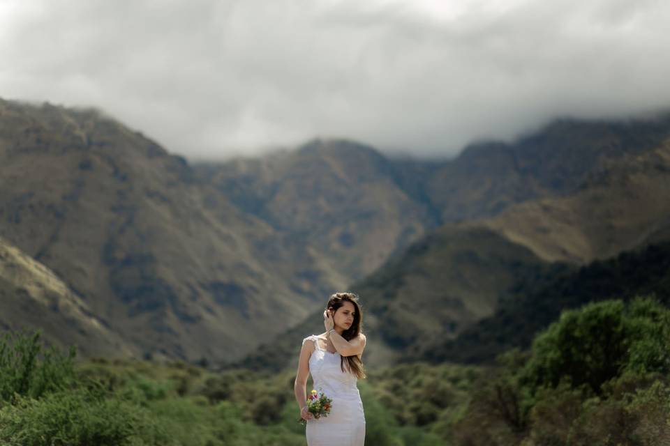 Novia y montaña