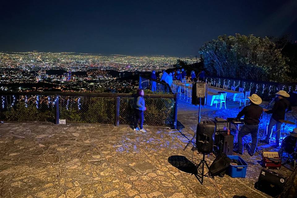 Terraza 30 personas