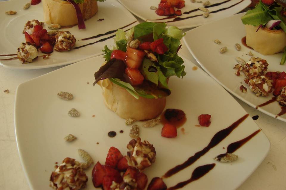 Ensalada con fresas marinadas