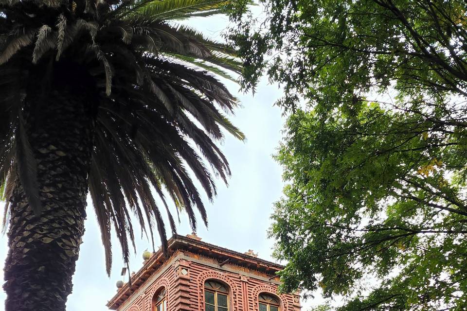 Jardín y torre del mirador