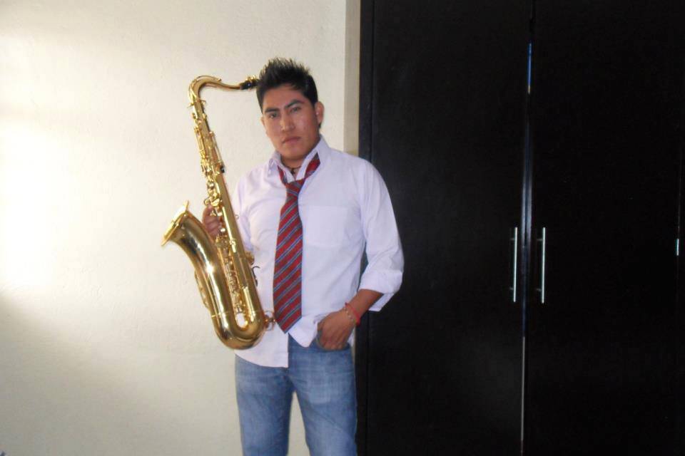 Armando Vela Saxofonista