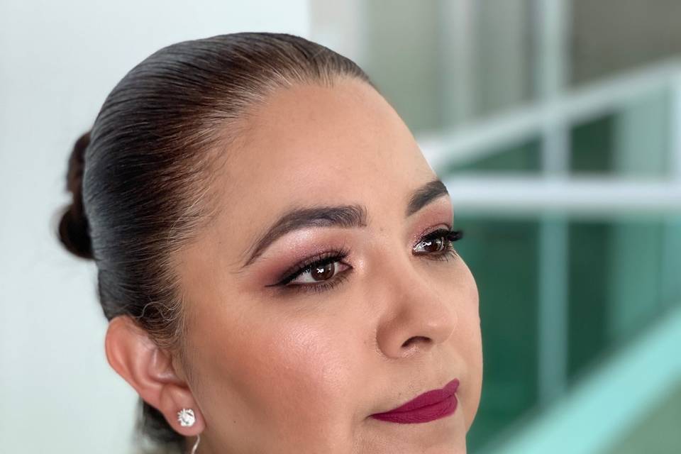 Abby Díaz Makeup