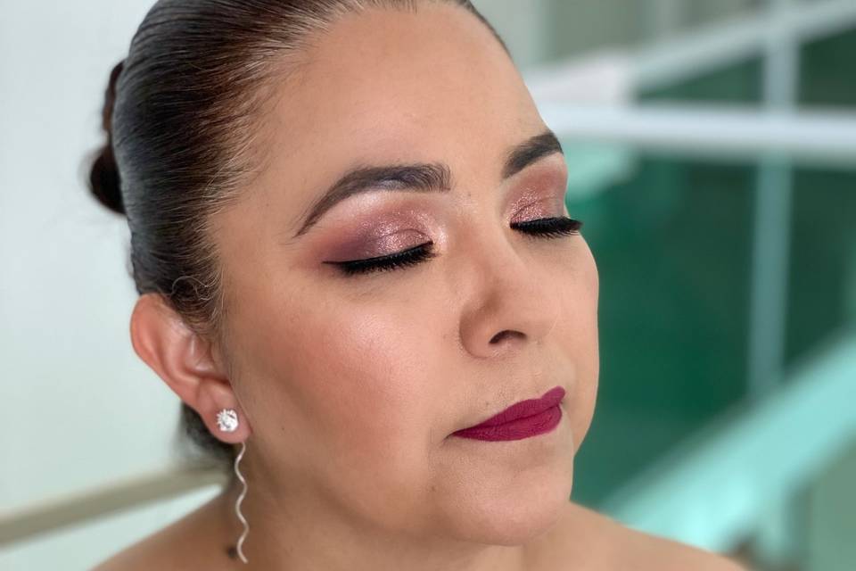 Abby Díaz Makeup