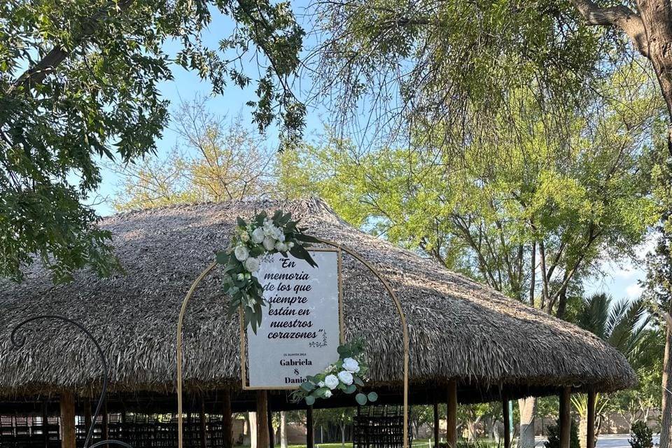 Rincón con fotos para recordar a los familiares en el evento