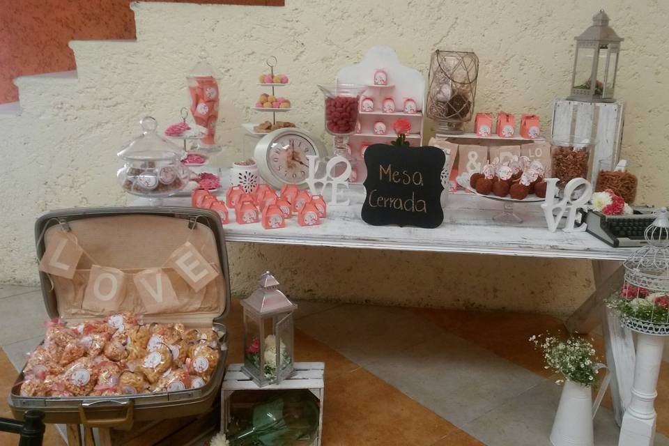 Romántica mesa de dulces