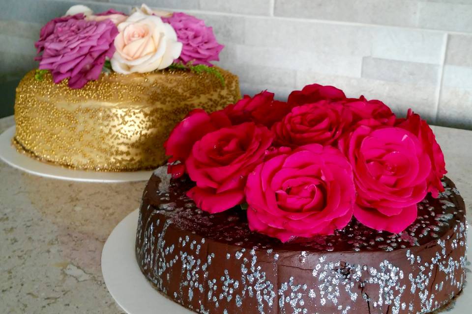 Pastel con flores naturales