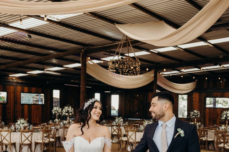 Sesión de novios en salón