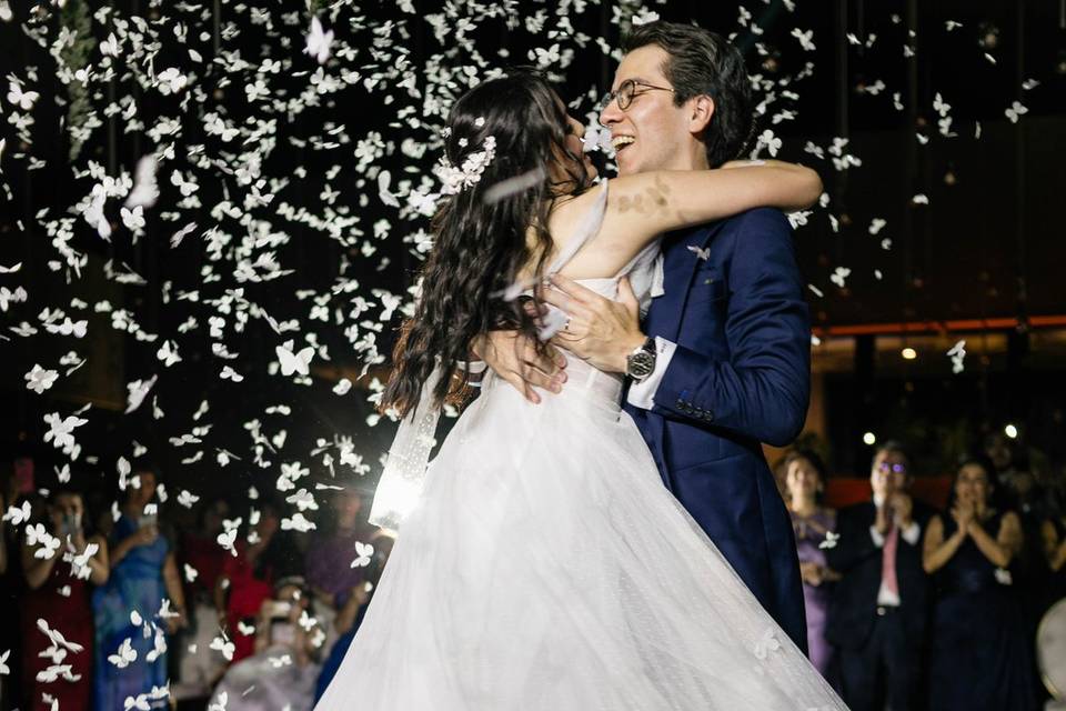 El primer baile de novios