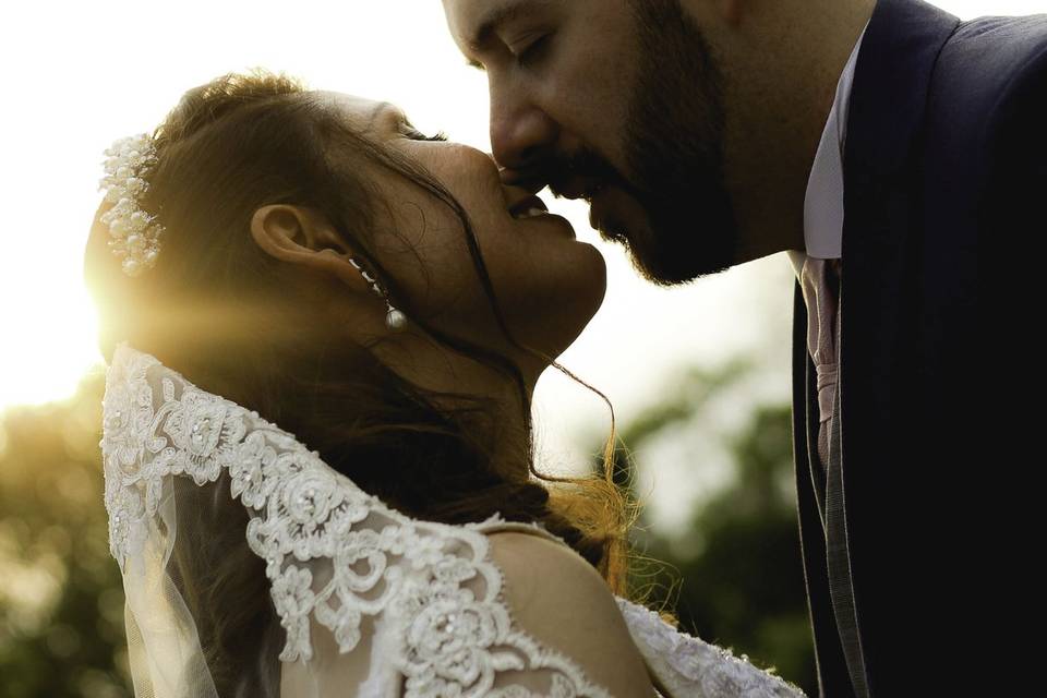 Beso de recién casados