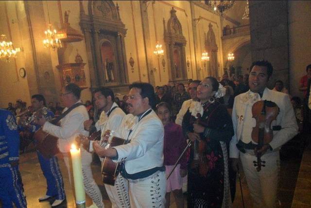 Amenizando la ceremonia