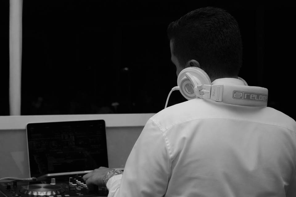 DJ Profesional