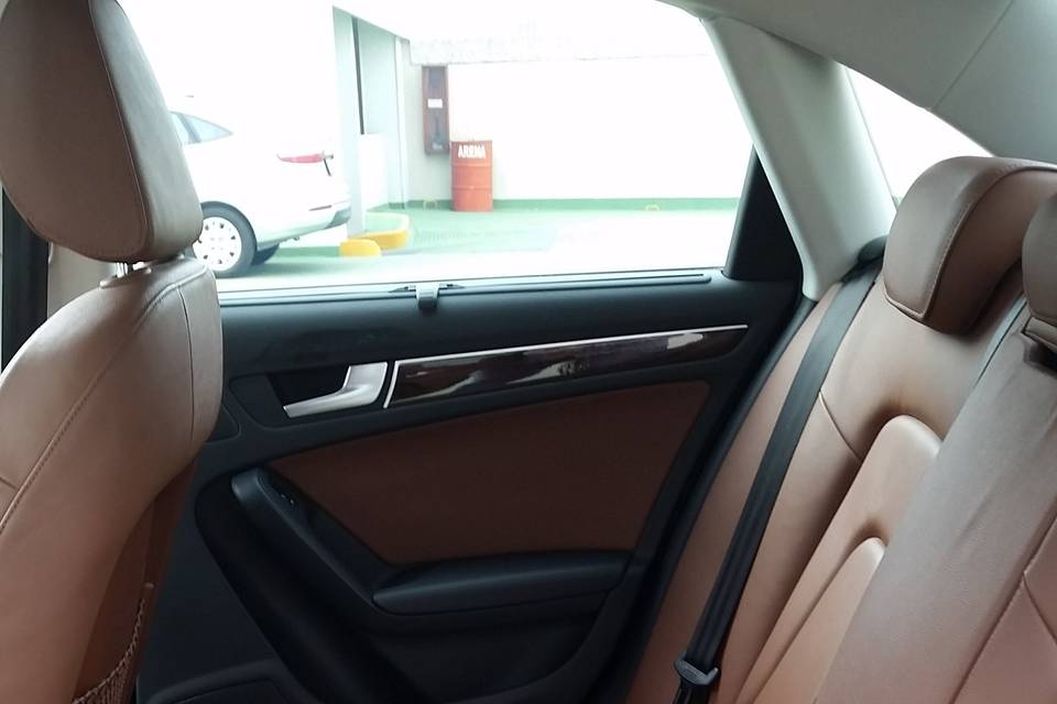 Audi A4 Interiores