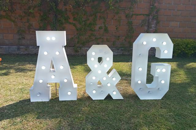 Letras gigantes novios