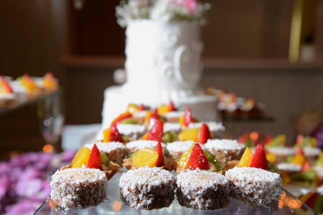 Petit fours