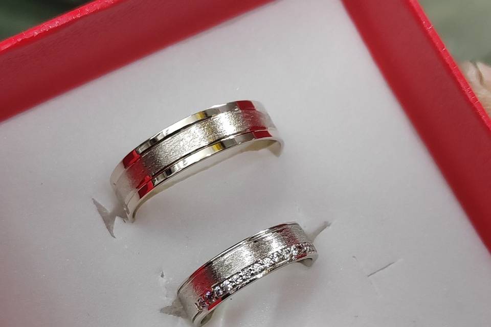 Argollas en oro blanco