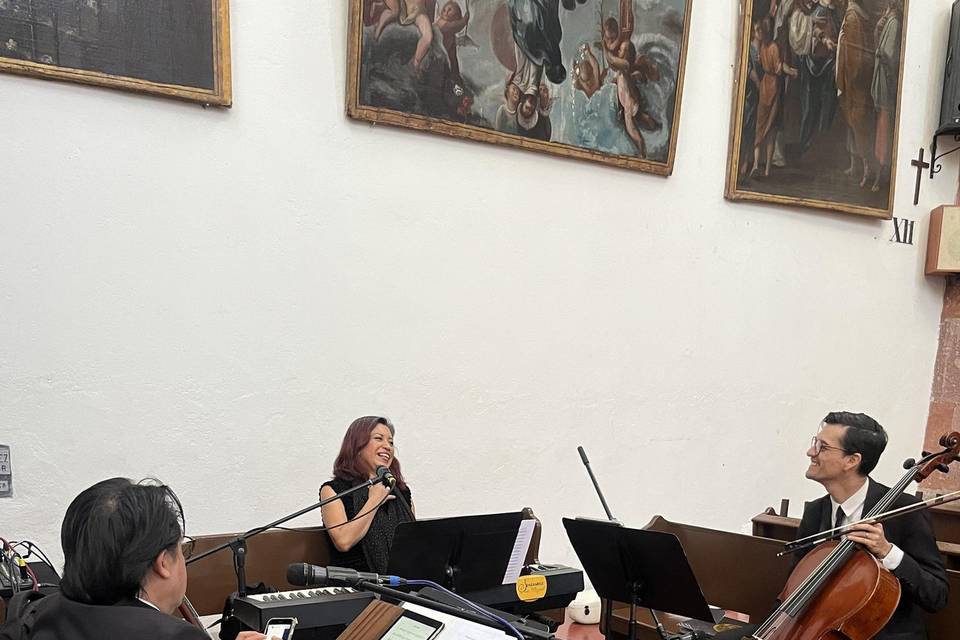 Cello piano y guitarra/voz