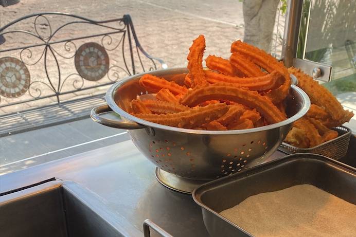 Churros con canela y azúcar