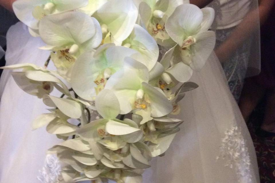 Ramo de orquídeas artificiales