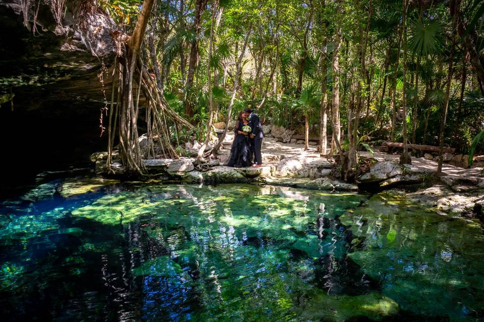 Elopment en cenote