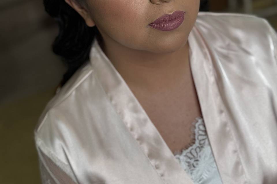 Maquillaje y Peinado