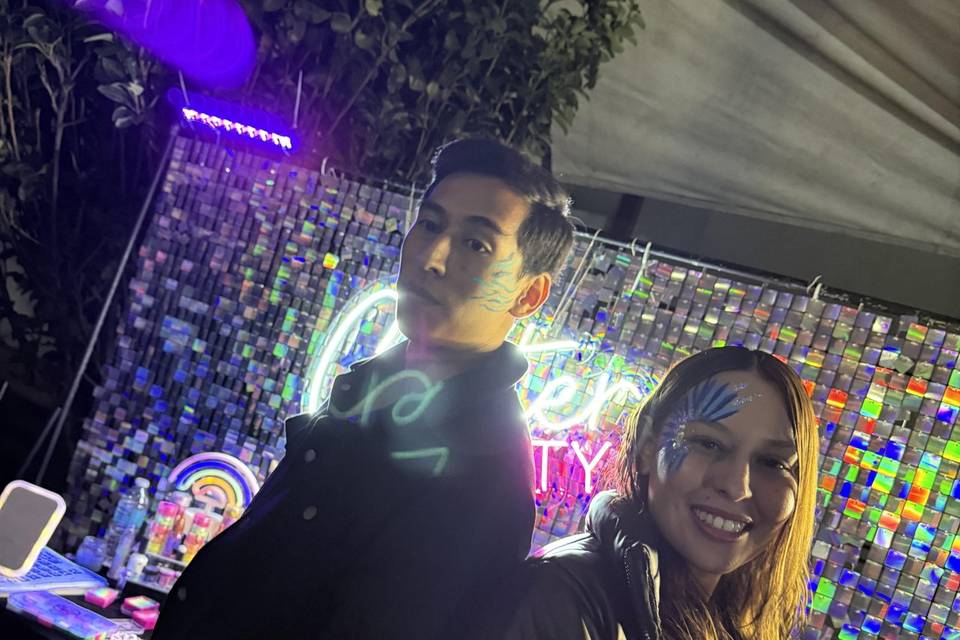 🎨