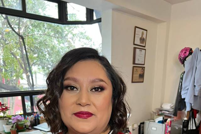 Maquillaje y peinado social
