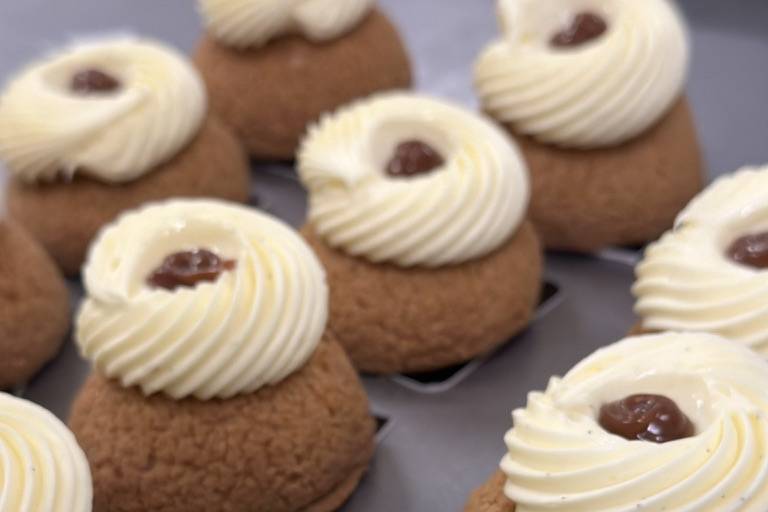 Petit four
