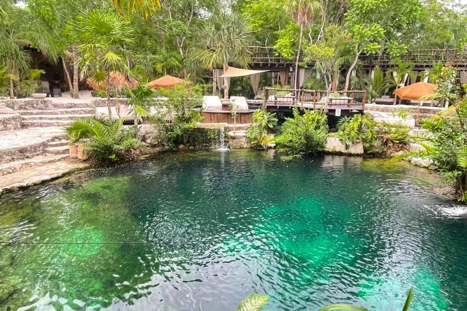 Cenote de dia
