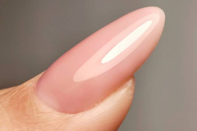 Manicura rusa y nivelación