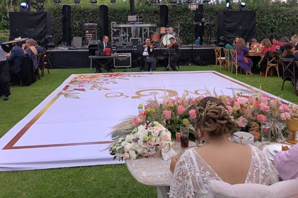 Boda y carpa transparente