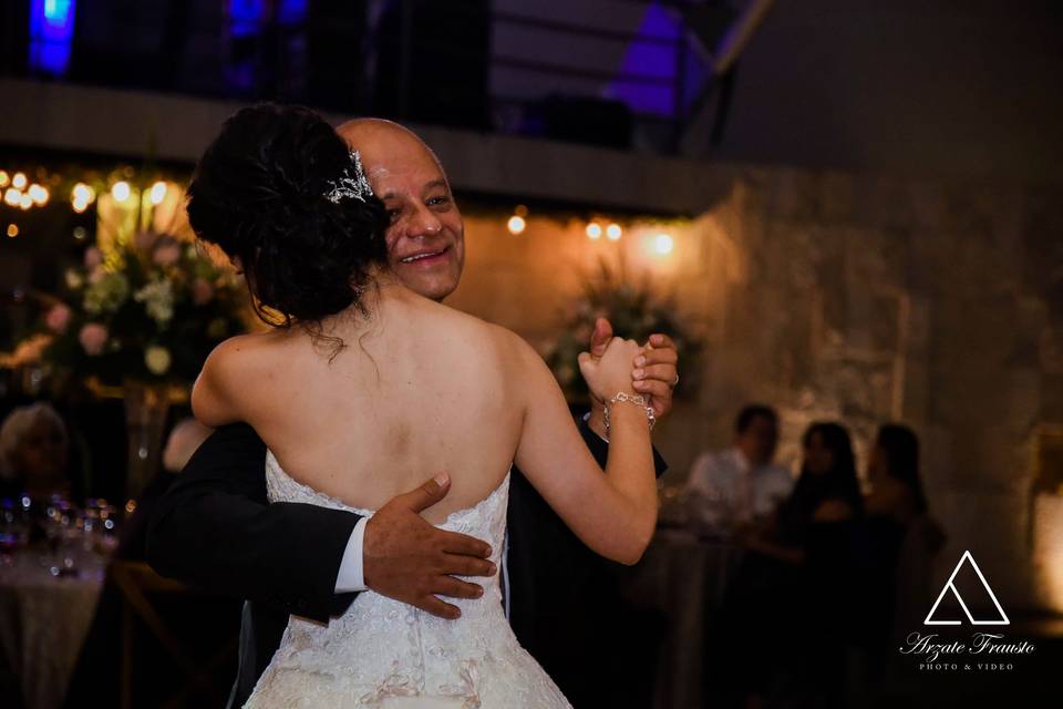 Baile parde e hija