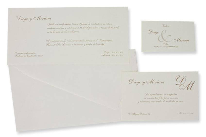 Tarjetas crema sobre