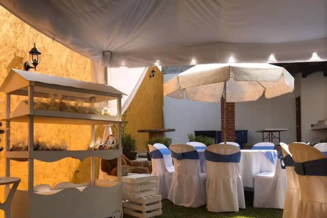 Detalles bajo la carpa