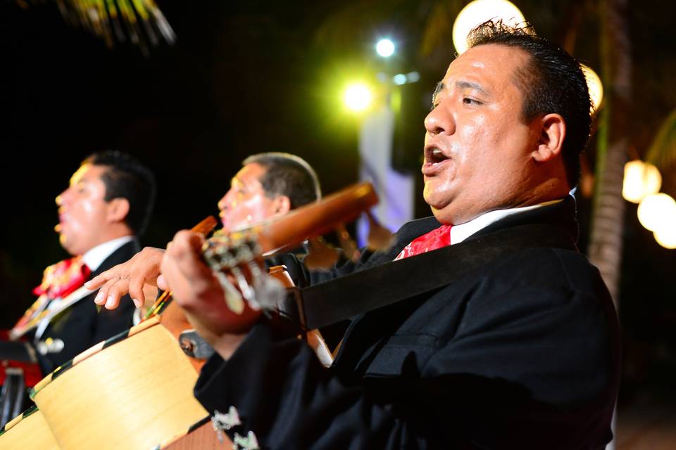 Ceremonias a la orilla del mar