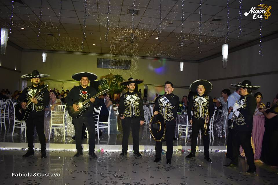 Mariachi show incluído