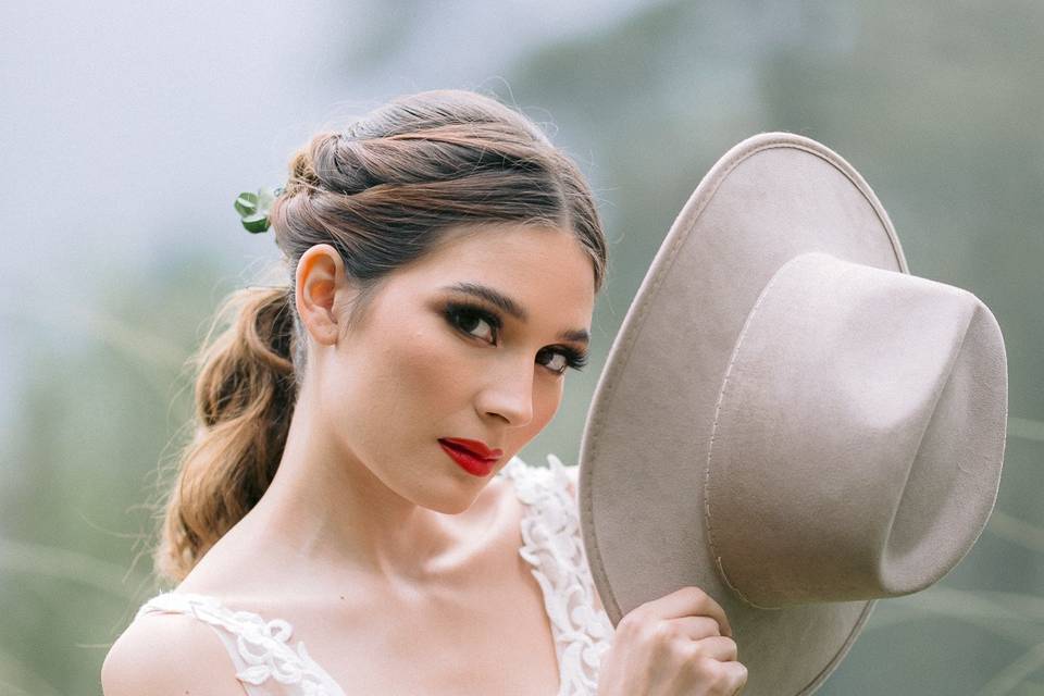 Maquillaje y peinado para novias