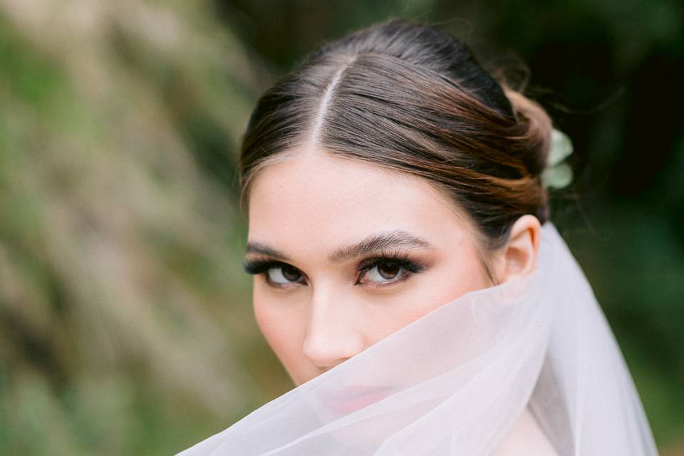 Maquillaje y peinado para novias