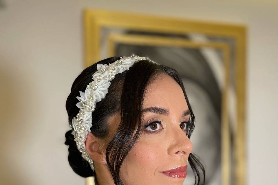 Maquillaje y peinado para novias