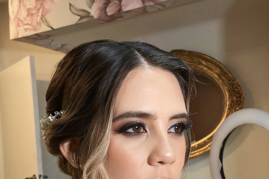 Maquillaje y peinado para novias