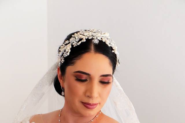 Maquillaje y peinado