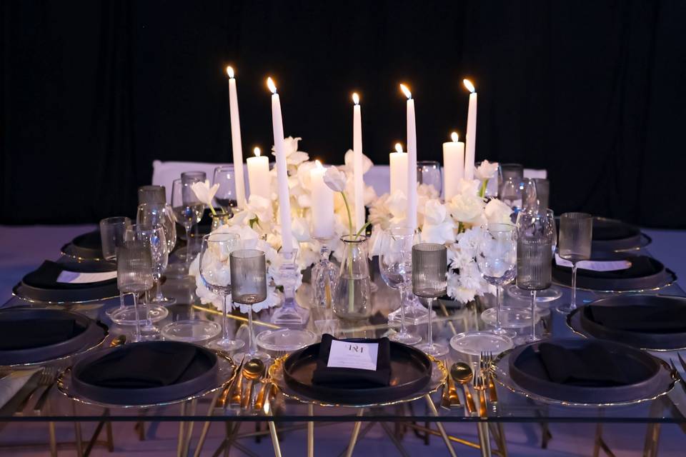 Mesa cuadrada de cristal
