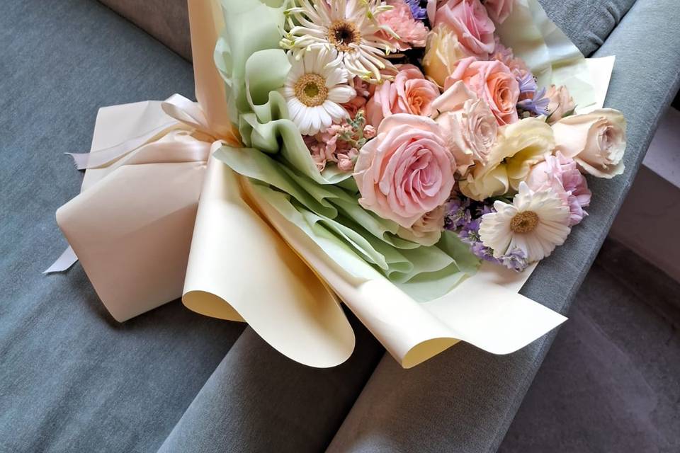 Ramo con rosas rosas