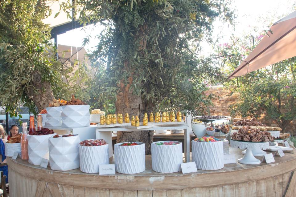 Mesa para boda toda en blanco