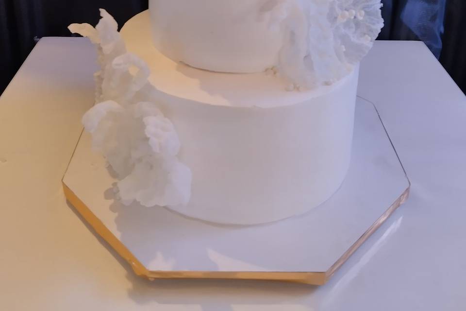 Pastel con adornos de coral