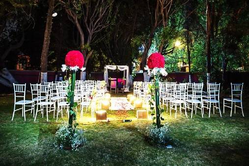 Montaje boda civil en jardín