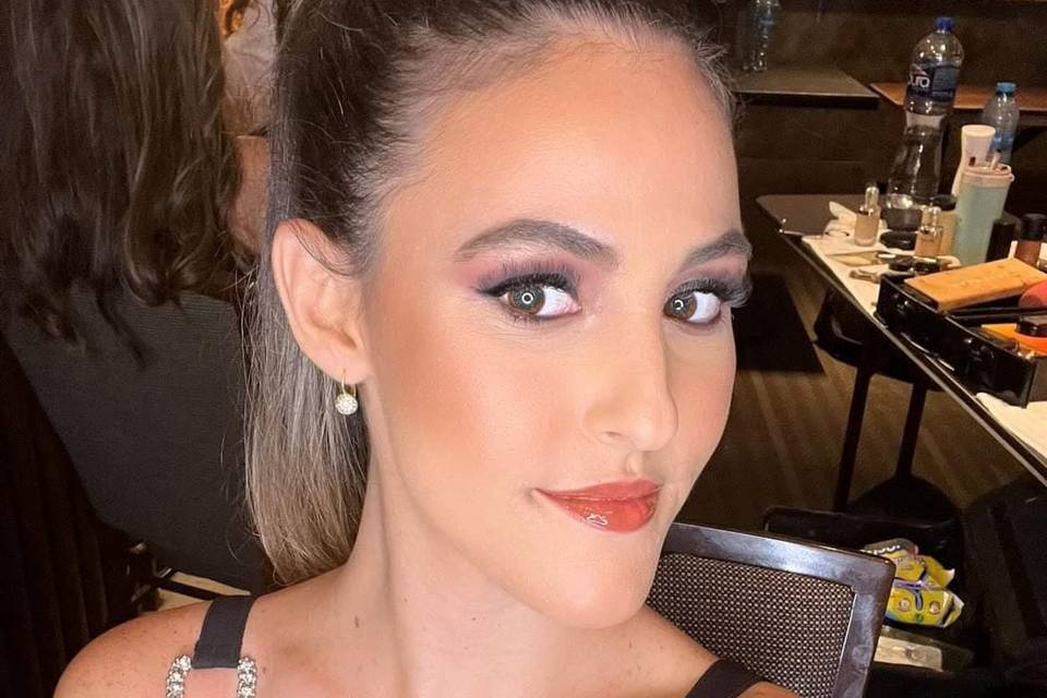 Mayra Apodaca Makeup